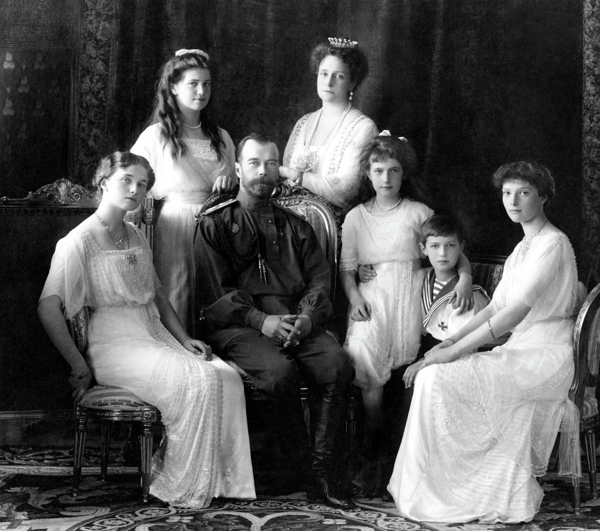 Russian_Imperial_Family_1911